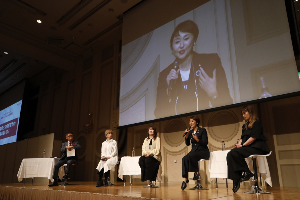 一般社団法人プログレス（全国美容経営協会）は2024年7月2日、東京・台場のグランドニッコーで美容経営シンポジウムを開催した。 テーマは「女性リーダーによる成長戦略」。4名の女性経営者によるパネルディスカッションが行われ、株式会社ゆうの安部あゆみ代表取締役が登壇した。